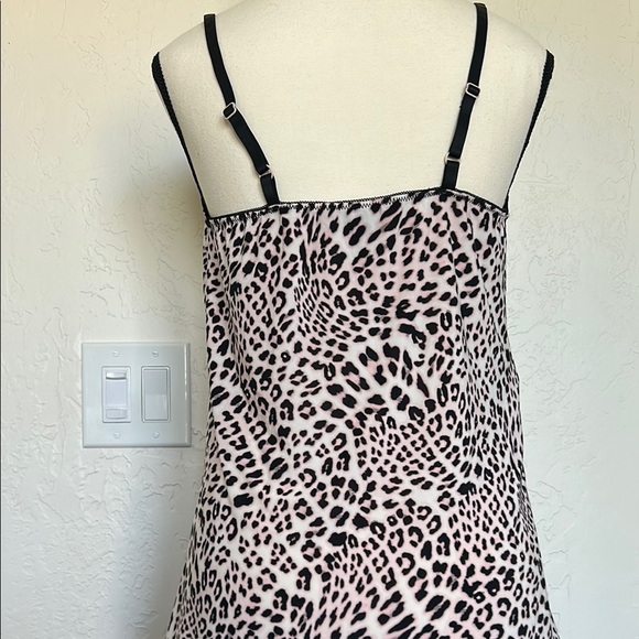 Leopard Print Pajama Set with Lace Trim NWOT - Picture 3 of 4